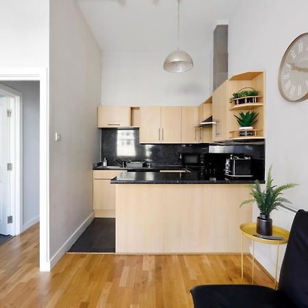ברייטון Great 2 Bedroom Apt By The Beach And Town מראה חיצוני תמונה